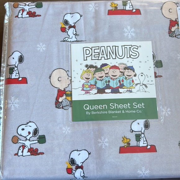 Berkshire Bedding Peanuts Christmas Queen Sheets Set Snoopy